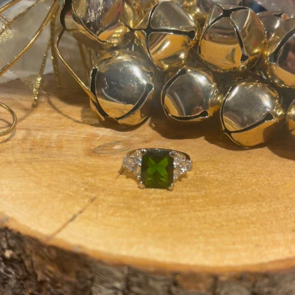 beautiful deep emerald ring